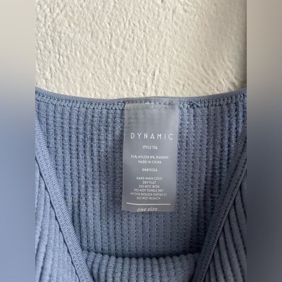 Dynamic Ribbed Tank-Top - Picture 3 of 4